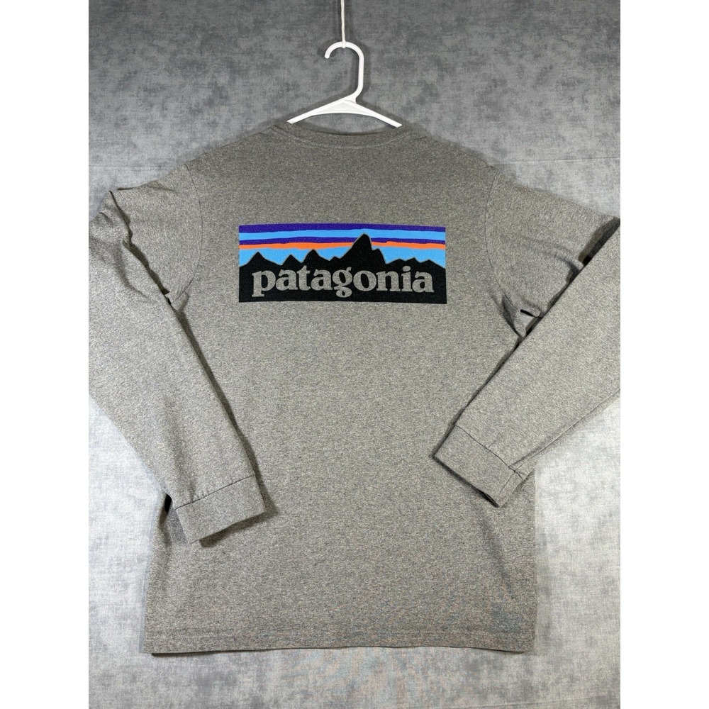 Patagonia Small Gray Long Sleeve Fitz Roy Logo Shirt Regular Fit Organic Cotton